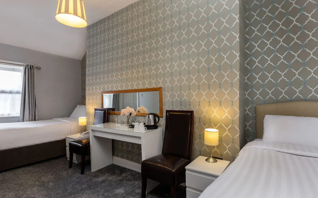 Clifden House by Nina