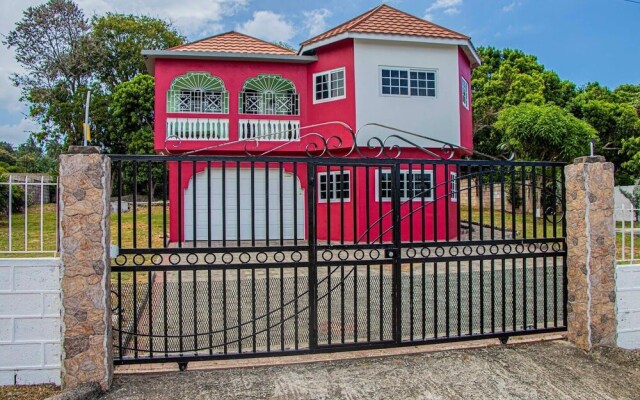 The Hamilton's Nature Villa