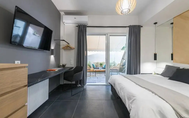 Small Minimal Paradise in the Center of the City