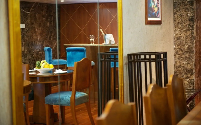 Adams Beach Hotel & Spa