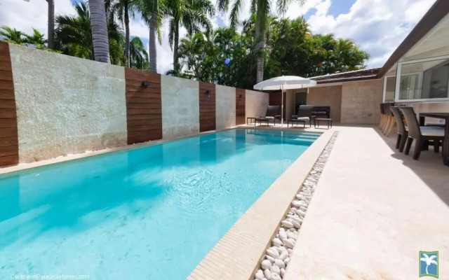 Luxurious 3 Br Golf Villa