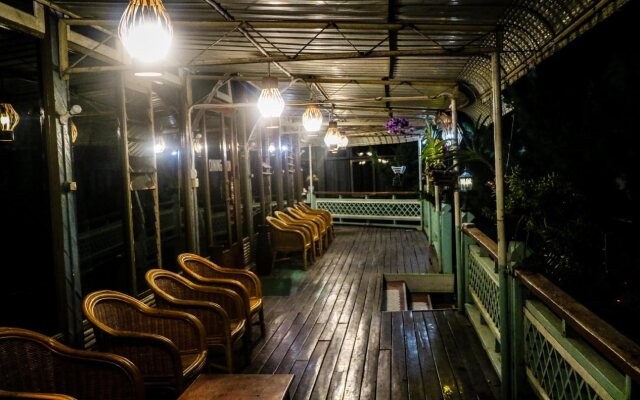 Nanda Wunn Hotel - Hostel