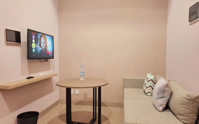 Menara Jakarta Condo JI EXPO by Blezz – Guest Rooms – Jakarta