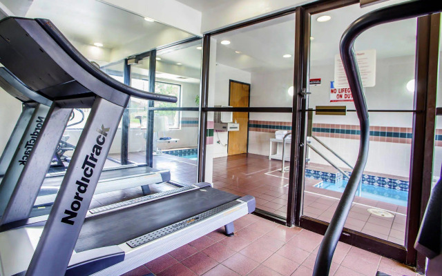 Clarion Pointe Racine - Mount Pleasant