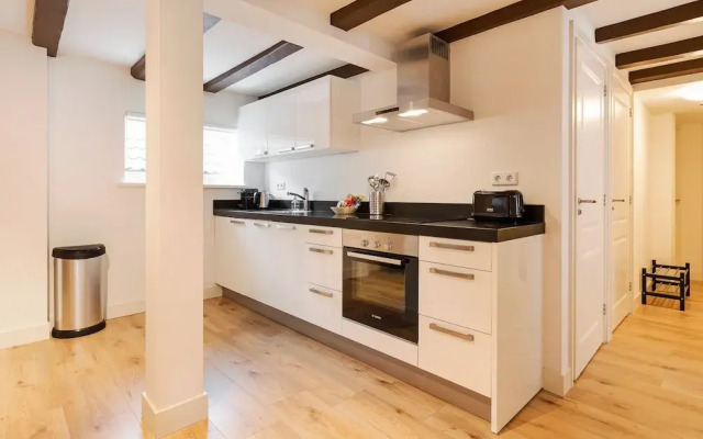 Canal Garden Apartment