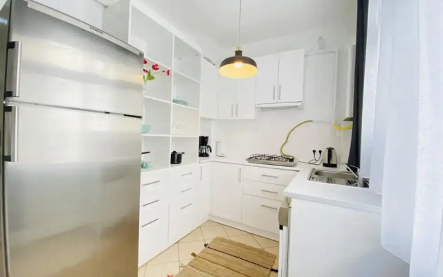 Exquisite Flat Near Bagdat Street in Kadikoy