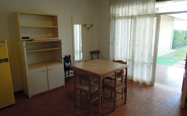 Bright Garden Apartment Near the sea