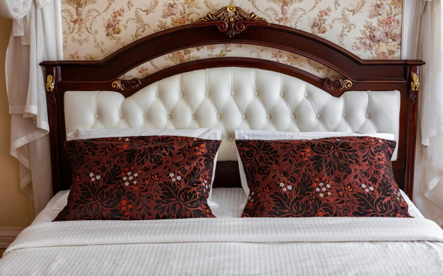 Romari Проспект Свободи 31