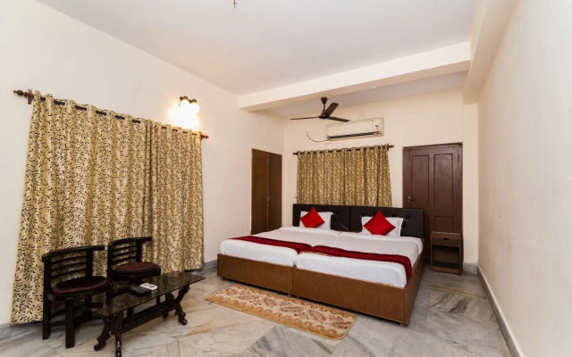 OYO 8129 Coral Residency City Center