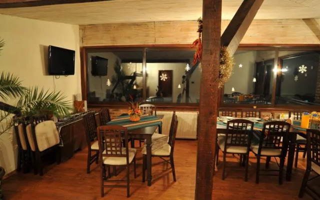 The Old House 1980 Family Hotel