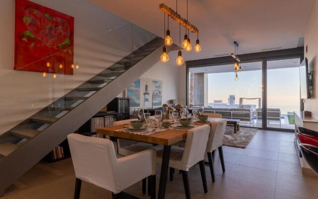 2260-Luxury villa with private pool and seaview
