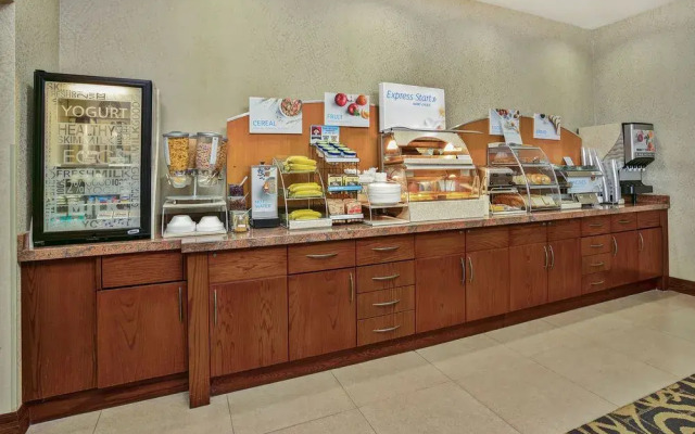 Fairfield Inn & Suites Newmarket