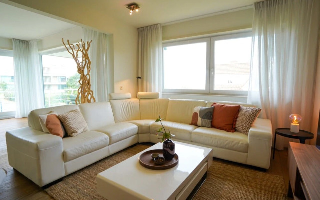 Spacious Apartment With Sea Views