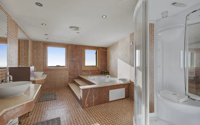 Luxury Villa Luna Suites frente al mar