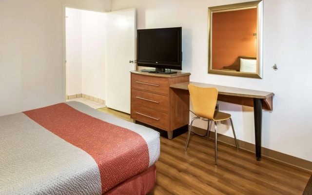 Motel 6 Dayton, OH - Englewood