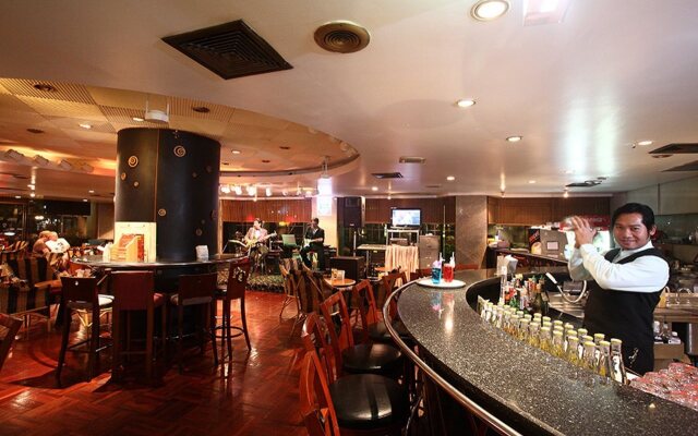 Narai Hotel (SHA Extra Plus)