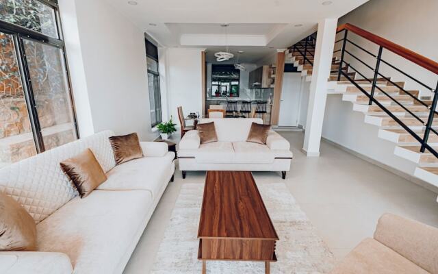 Rooftop View Apartments Rebero