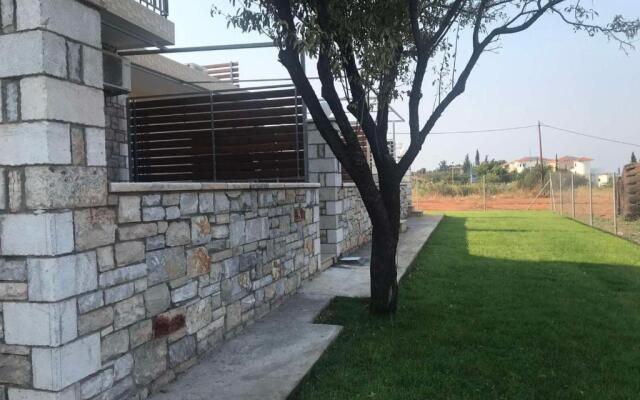 Nereids Apartments-Pronoe