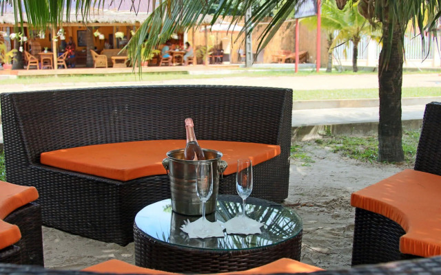 Sunset Lounge
