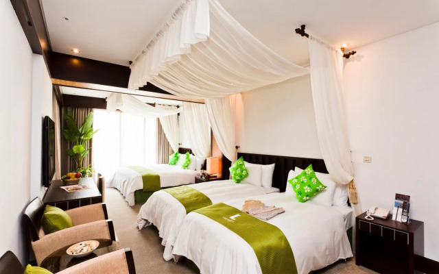 The Loft Seaside Suites