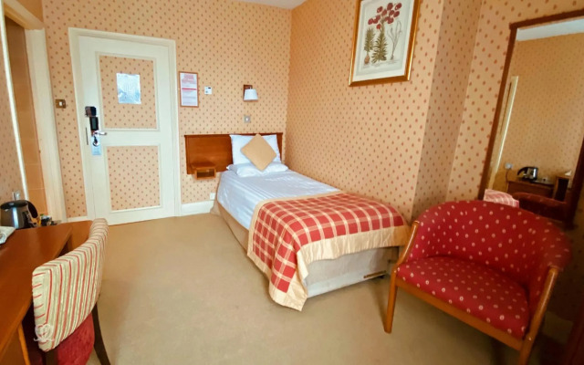 Metropole Hotel and Spa