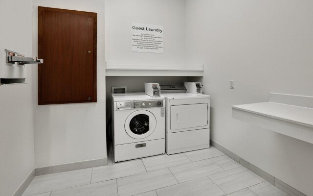 Holiday Inn Express Hotel & Suites Dallas - Duncanville by IHG