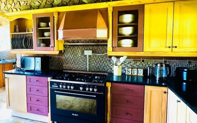 Luxury 5 bed Home in Juliasdale - 2309