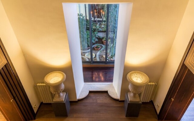 Pantheon Luxury Palace With Terrace
