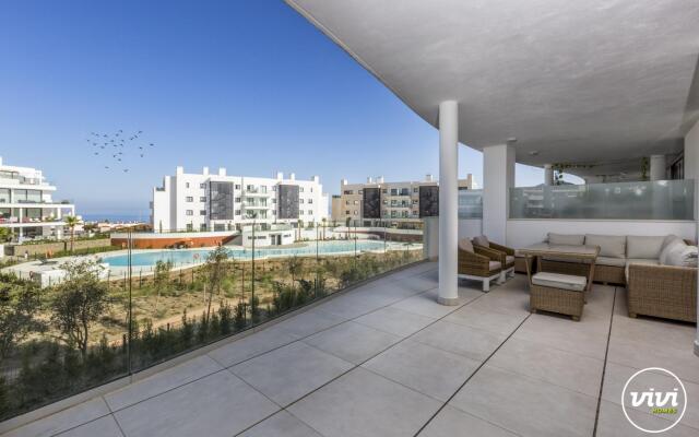 Deco in Fuengirola with 2 bedrooms and 2 bathrooms