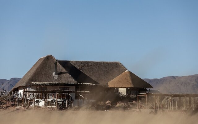 Desert Homestead Lodge l Ondili