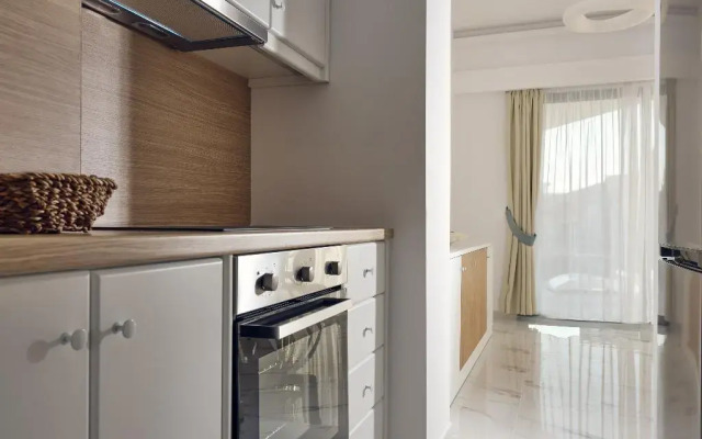 ΑRCS Suites & Residences