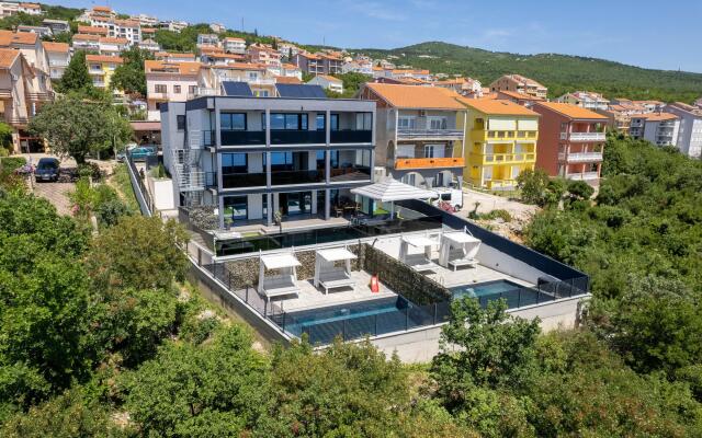 Complex Twins in Crikvenica