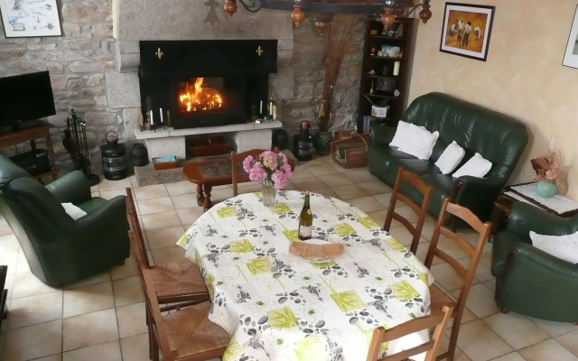 Semi-detached House, Guisseny