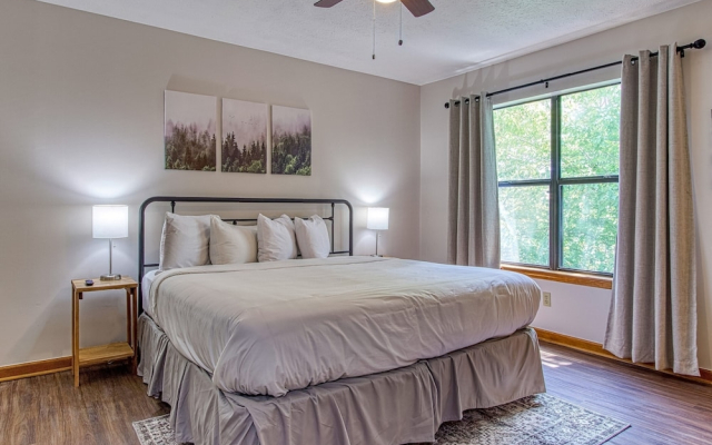 Pinecrest Townhomes-1K-2Q Unit-Renovated