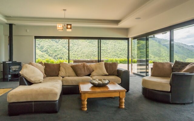 Luxury Villa 5 Bedrooms