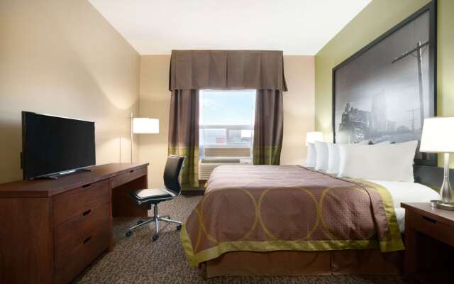 Super 8 by Wyndham Regina