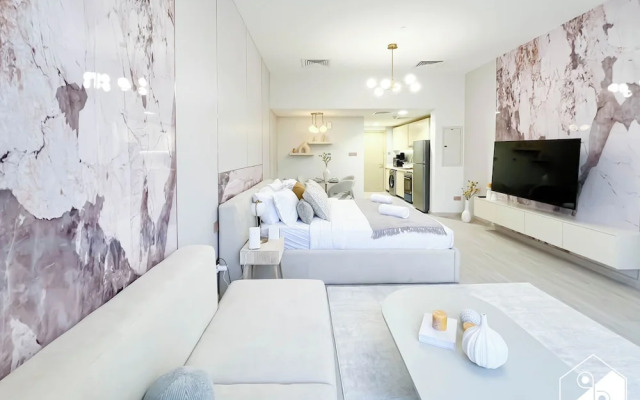 Stylish Ground-floor Studio JVC