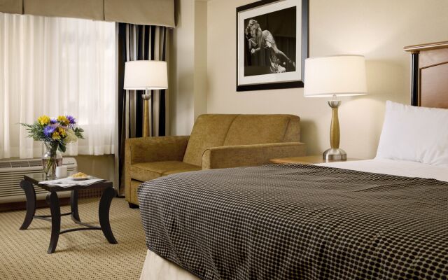 Hollywood Casino & Hotel