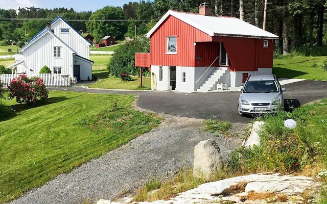 6 Person Holiday Home in Averoy-by Traum