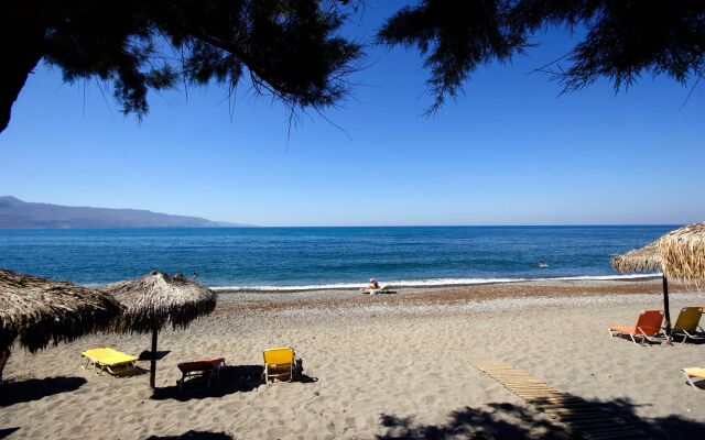 Theros Hotel