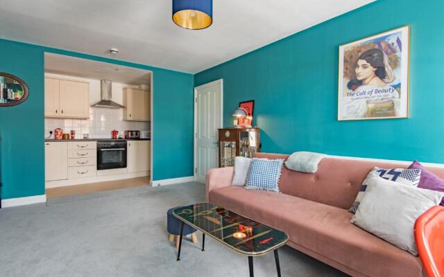 Blackhorse Loft - spacious apartment by the sea