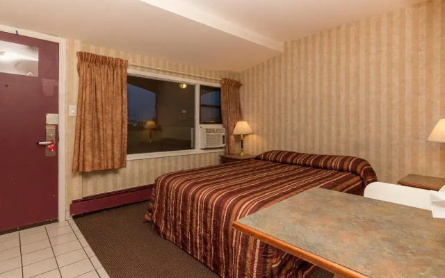 Canadas Best Value Inn Chinook Station