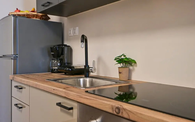 Thisean Modern Suites by Athens Stay