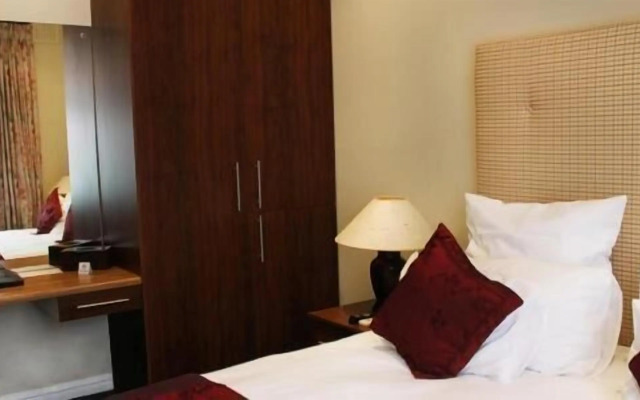 Silver Oaks Boutique Hotel