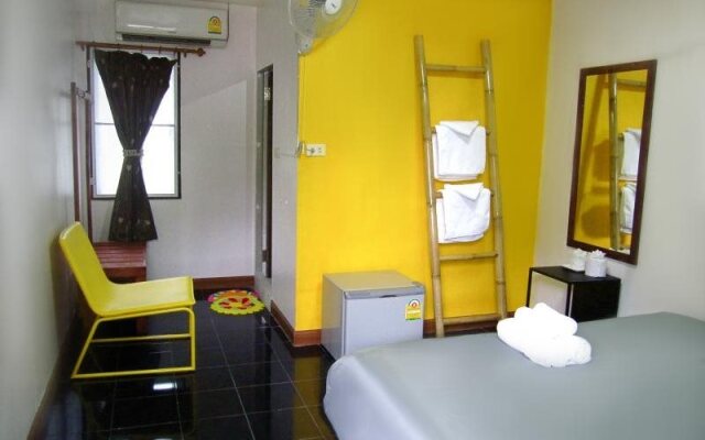 Lipe Corner Guesthouse