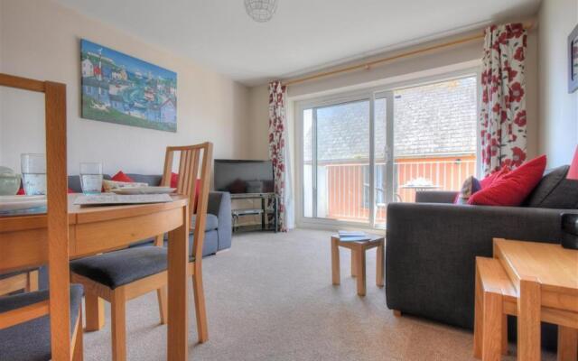 4 Bay View Court