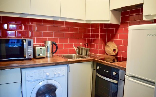 One Bedroom Flat Near O'connell Street