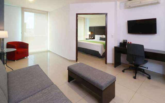 Wyndham Garden Guadalajara Acueducto