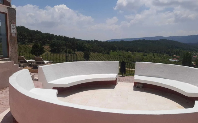 La Vie En Rose Otel by Söğütdağı