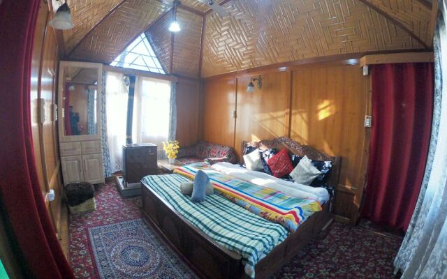 Goona palace houseboats